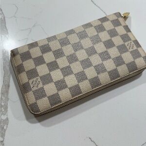 Checkered Wallet with Zip Closure